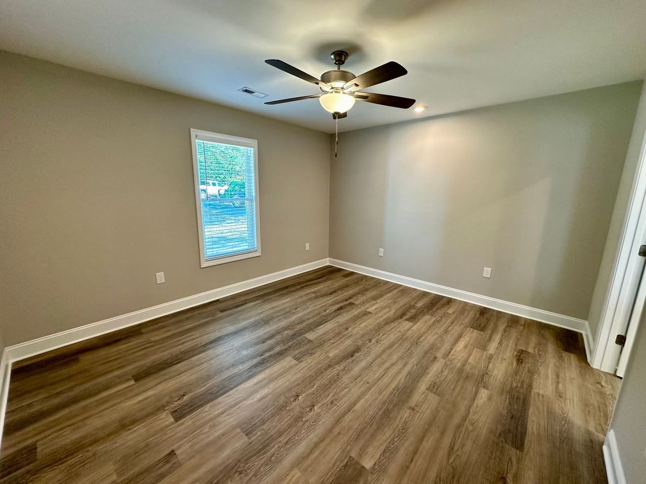 184 Elm St - Photo 4 of 16