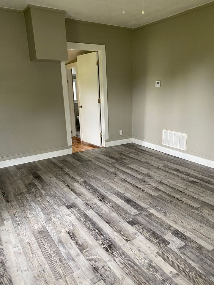 605 N Hall St - Photo 3 of 11