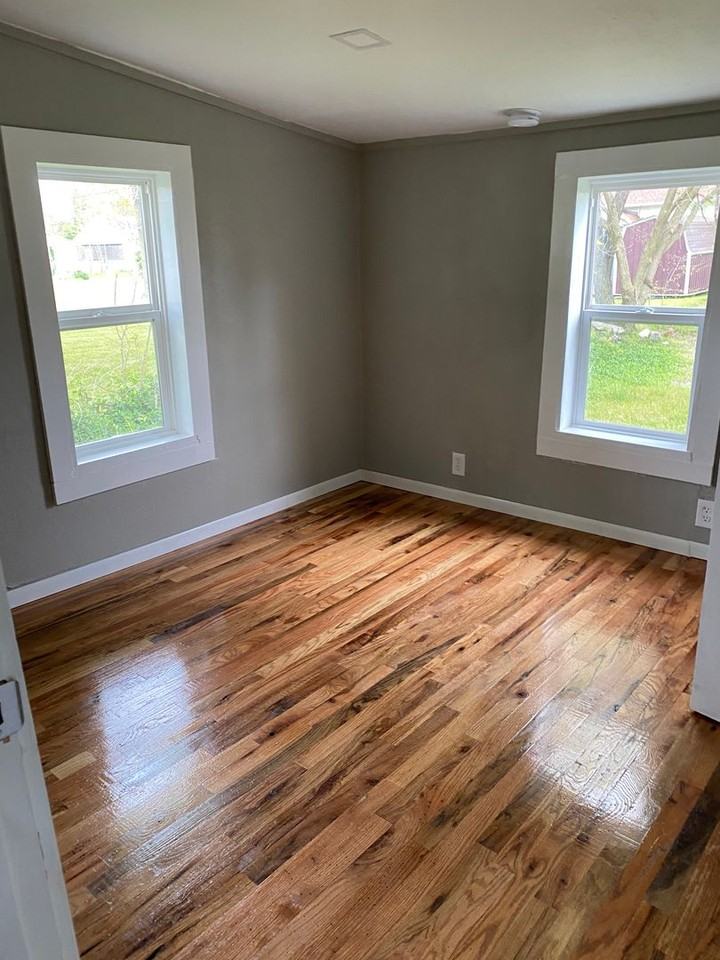 605 N Hall St - Photo 3 of 11