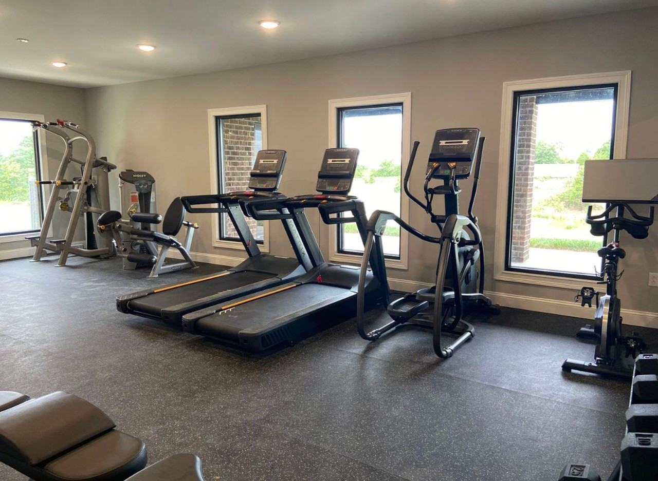 436 Pauline Dr - Photo 2 of 8