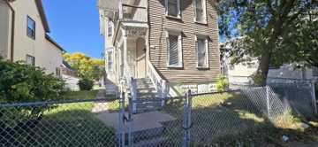 featured image of 2557 N 8th St