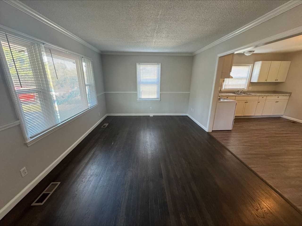 808 Lafayette Dr - Photo 2 of 7