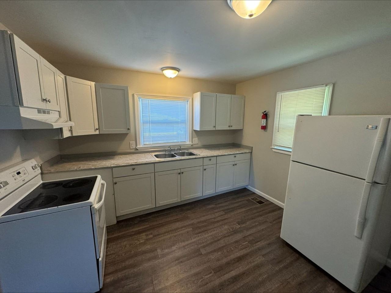 808 Lafayette Dr - Photo 3 of 7