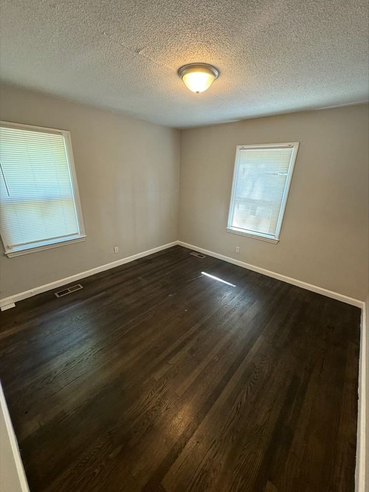 808 Lafayette Dr - Photo 6 of 7