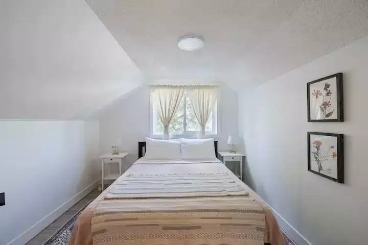 1246 Regal Cres Ne #1246 - Photo 2 of 11