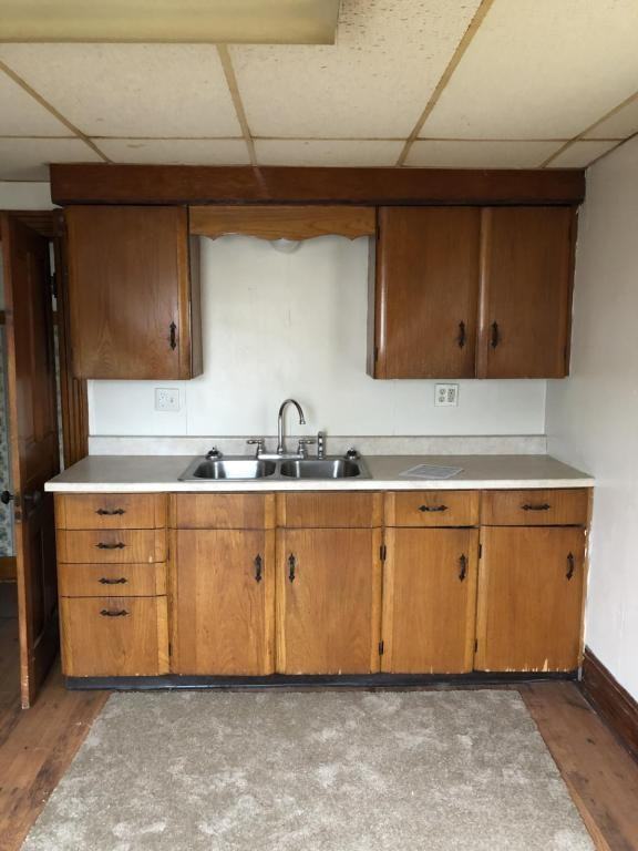 219 N Shenango St - Photo 5 of 16