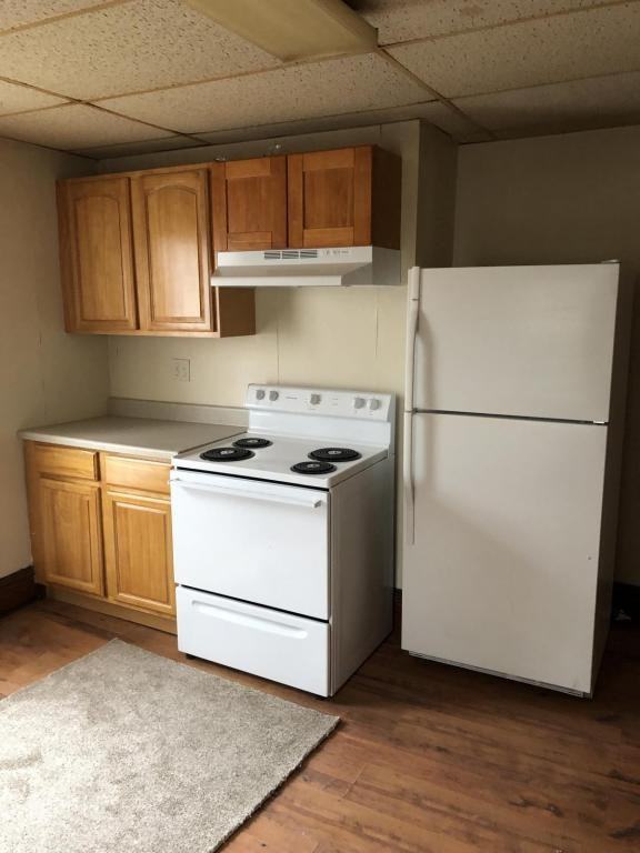219 N Shenango St - Photo 6 of 16