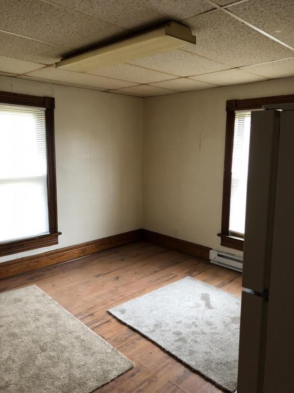219 N Shenango St - Photo 7 of 16