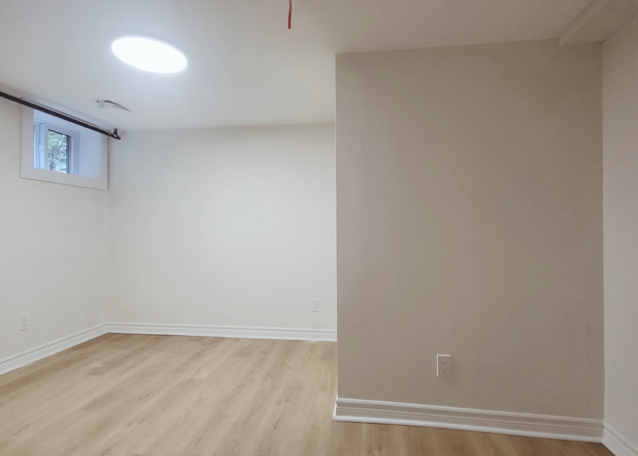 123 Viewmount Avenue #B1 - Photo 3 of 6