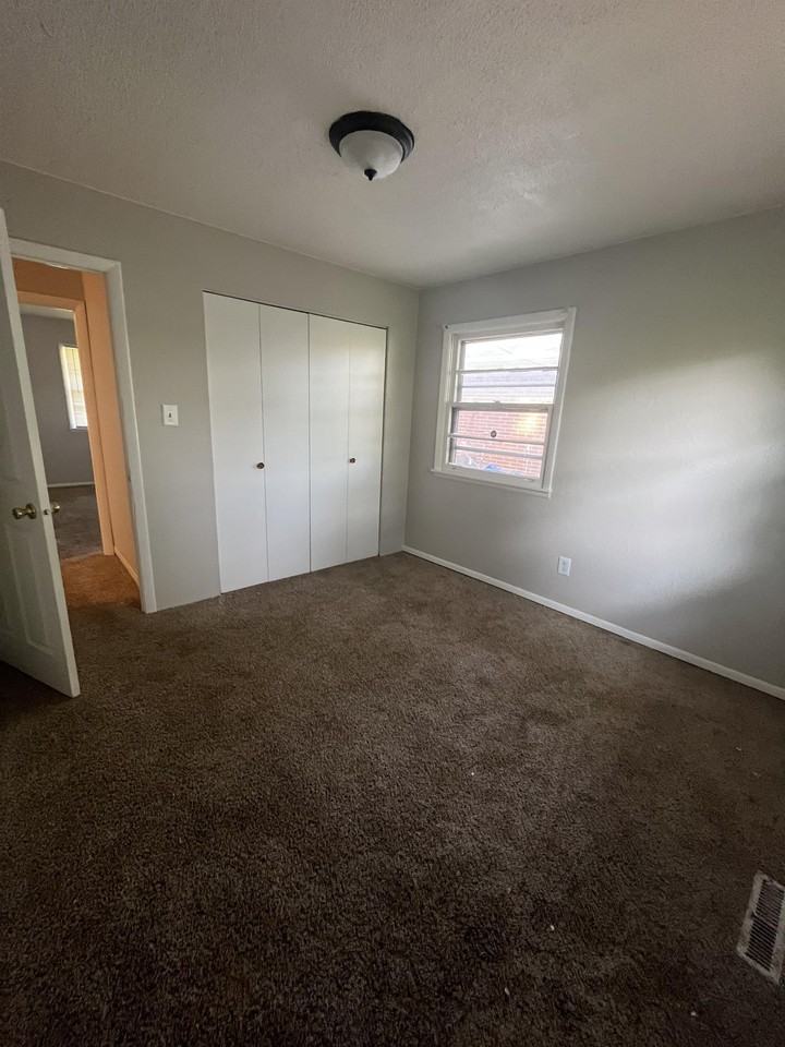 4143 E 5th Pl - Photo 2 of 9