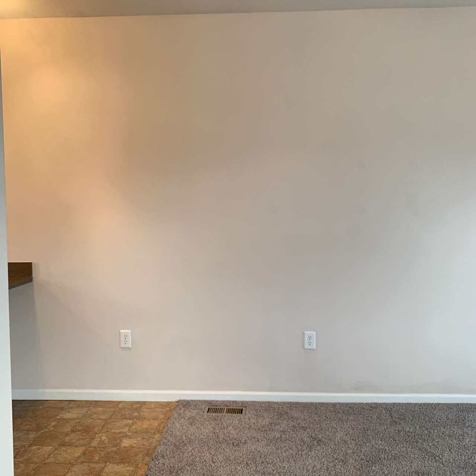 213 E Logan St - Photo 3 of 10