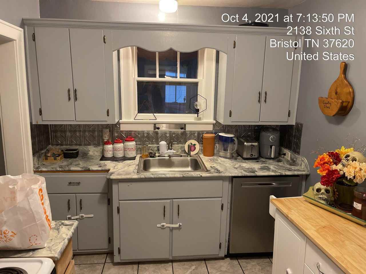 2138 6th St - Photo 3 of 10