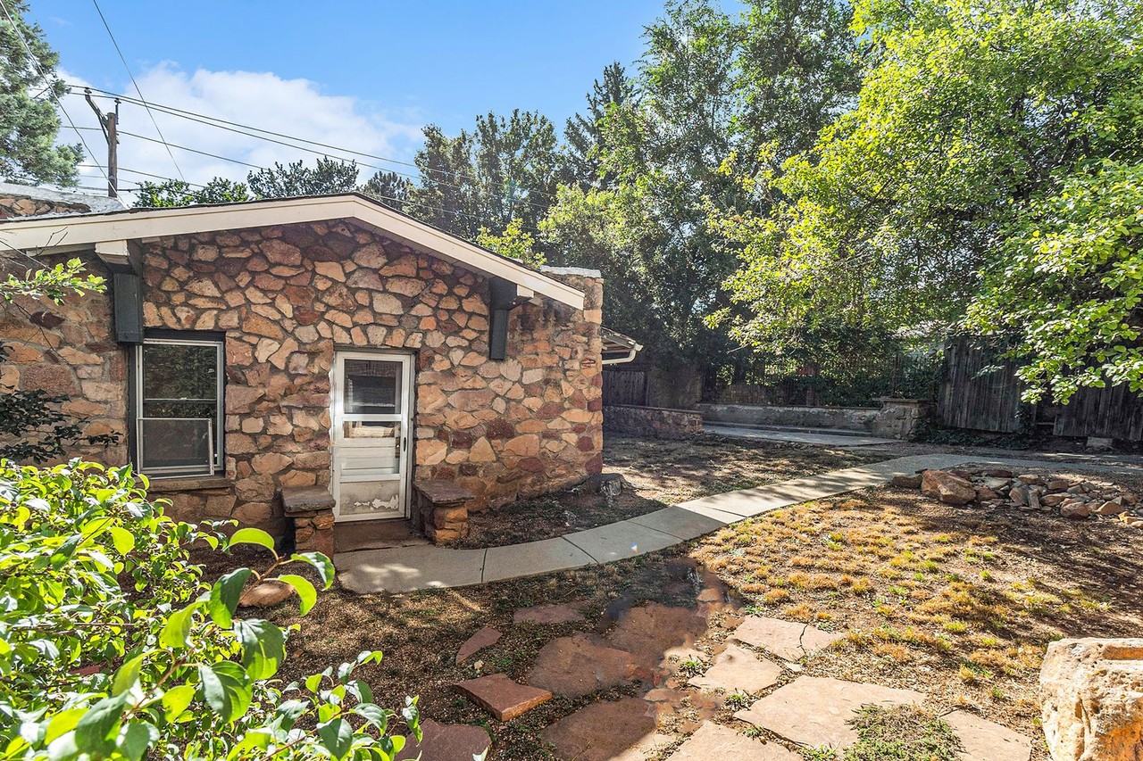 820 820 13th St. - The Cottage - Photo 2 of 12