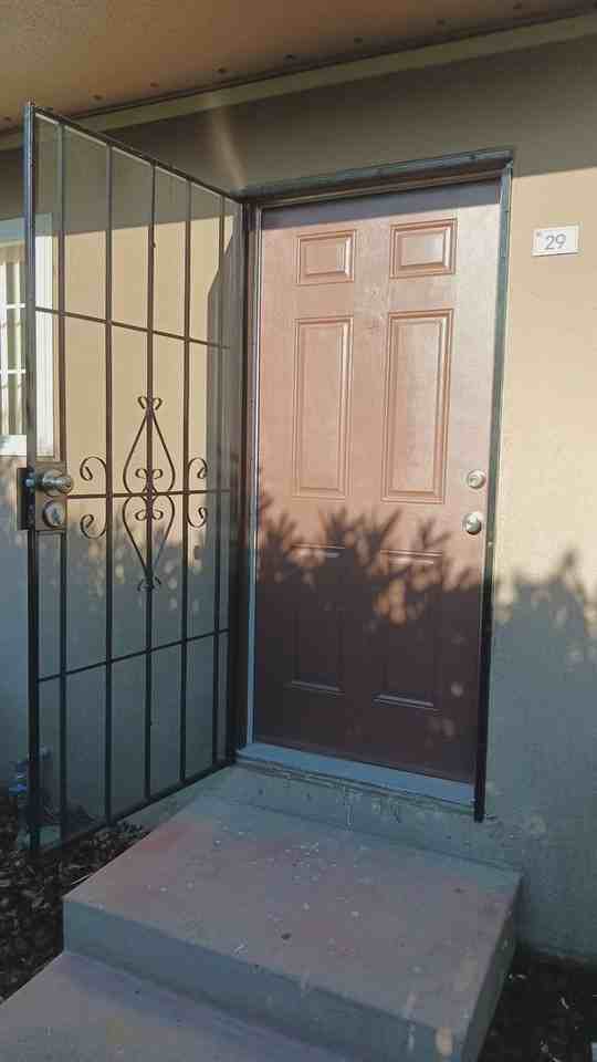 2501 Edison Ave - Photo 3 of 20