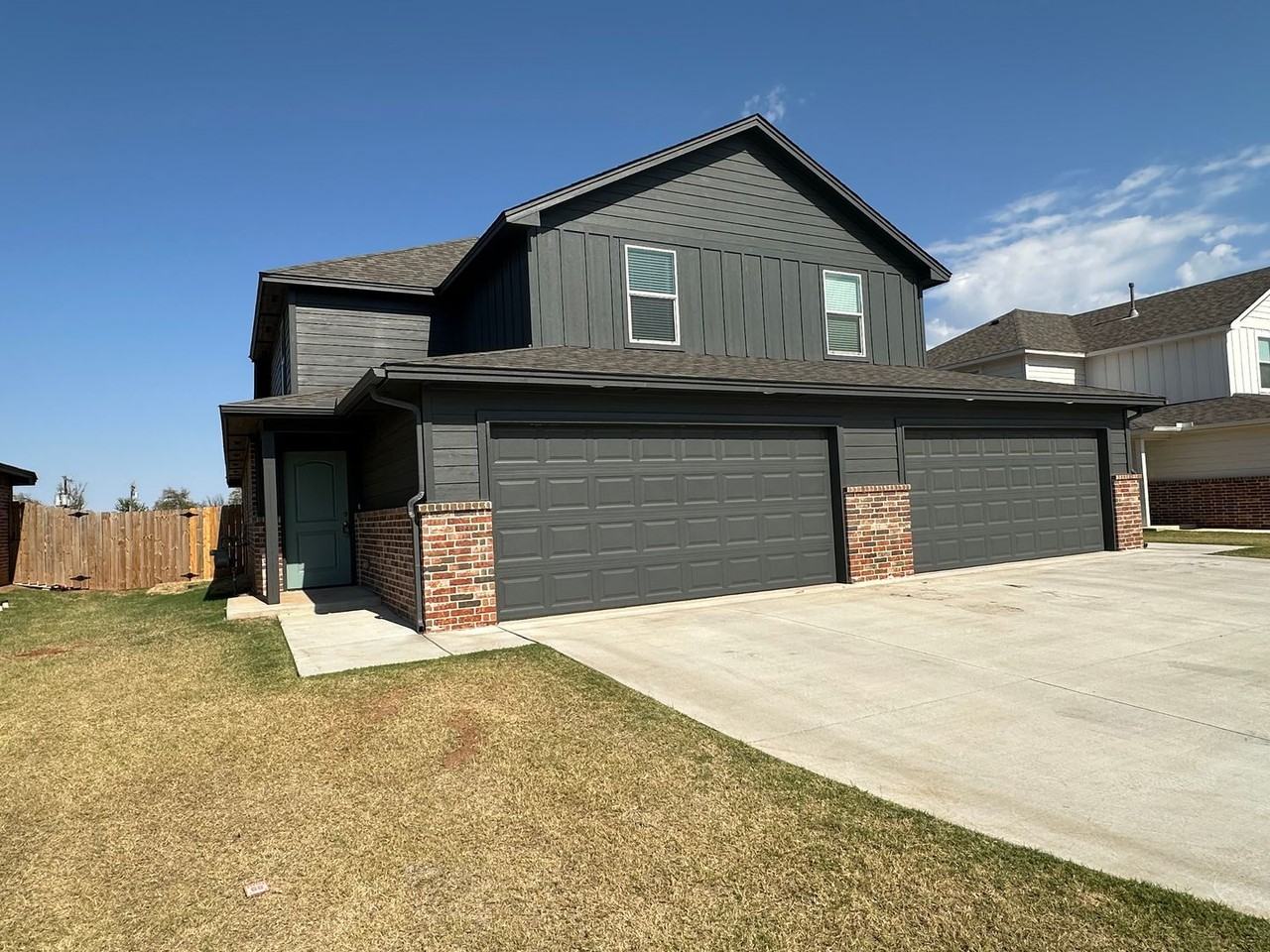 10815 Nw 119th Pl - Photo 3 of 37