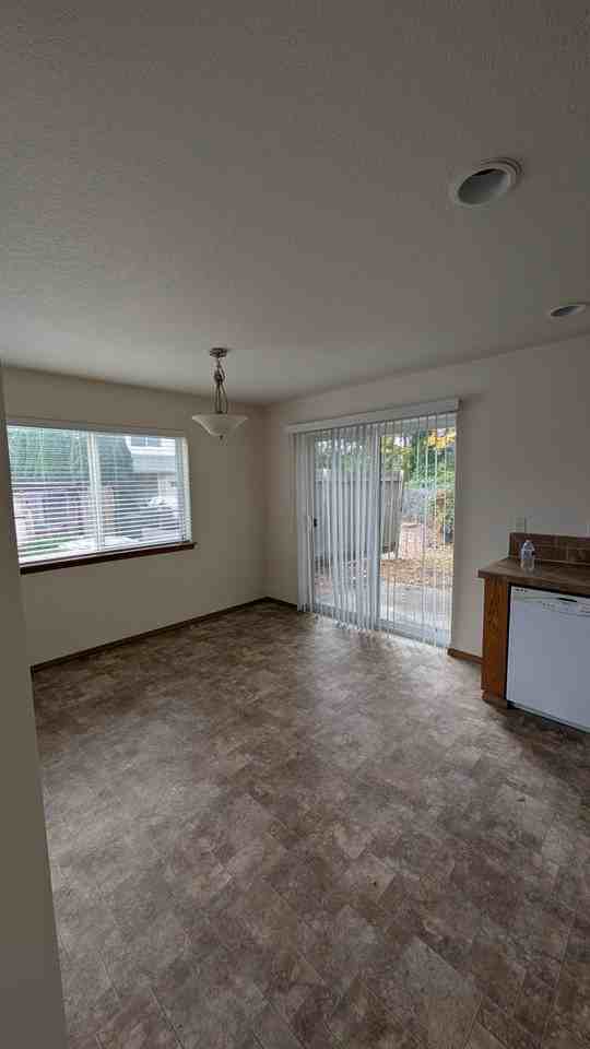 508 10th Street SE - Photo 6 of 21