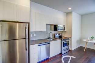 686 Se Spokane St #2 - Photo 1 of 1