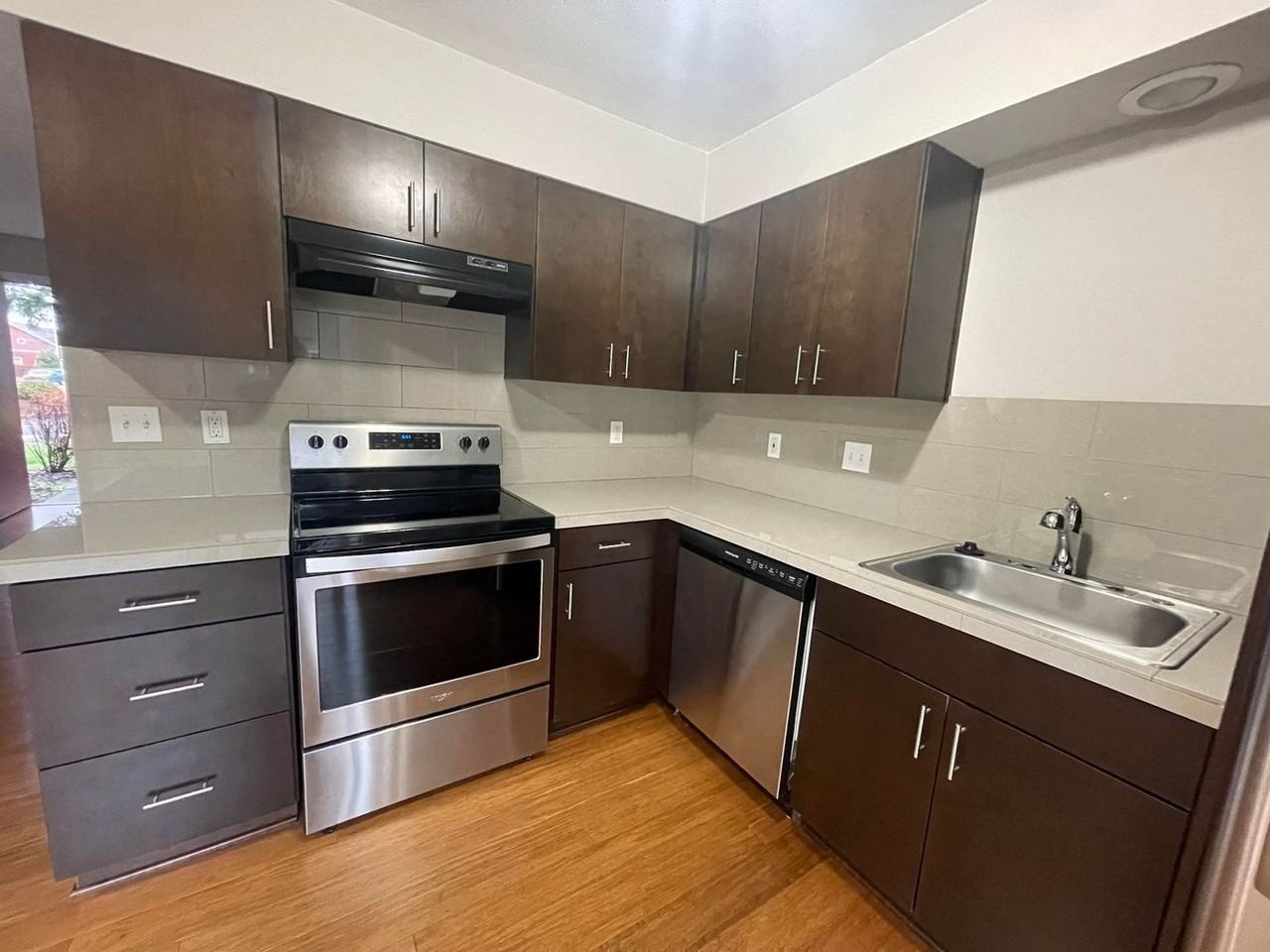 12702 E Burnside St #5 - Photo 5 of 20