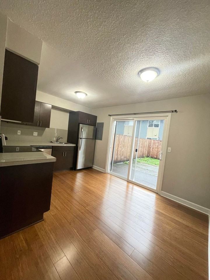 12702 E Burnside St #5 - Photo 6 of 20