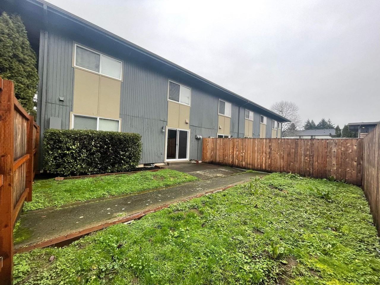 12702 E Burnside St #5 - Photo 3 of 20