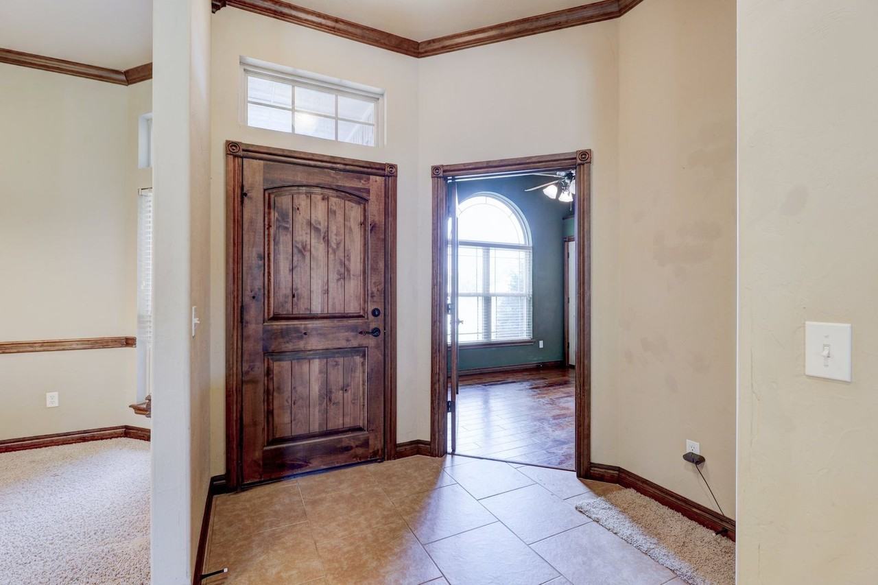 15166 Fox Hollow Rd - Photo 3 of 32