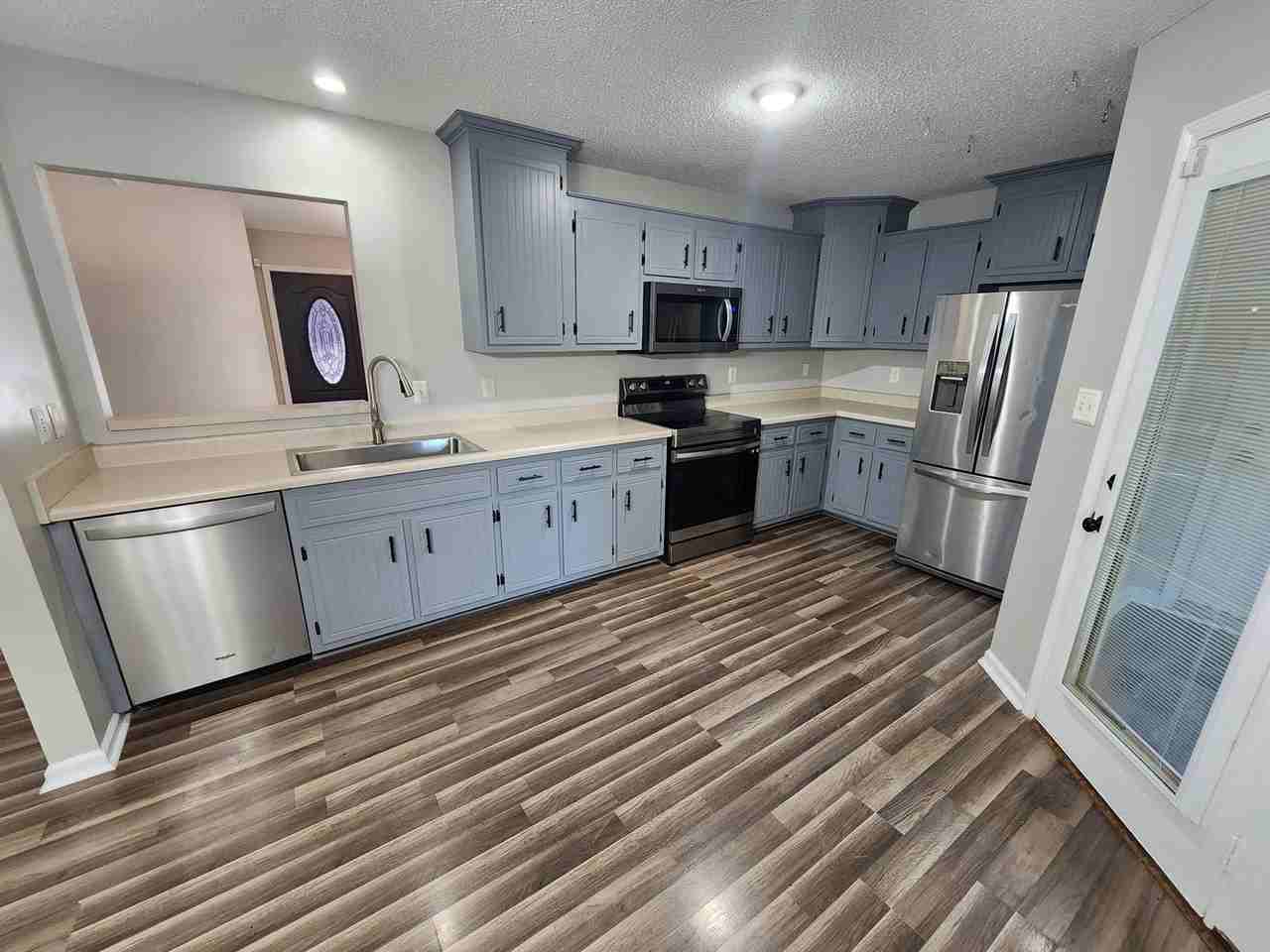4028 Challis Dr - Photo 7 of 24