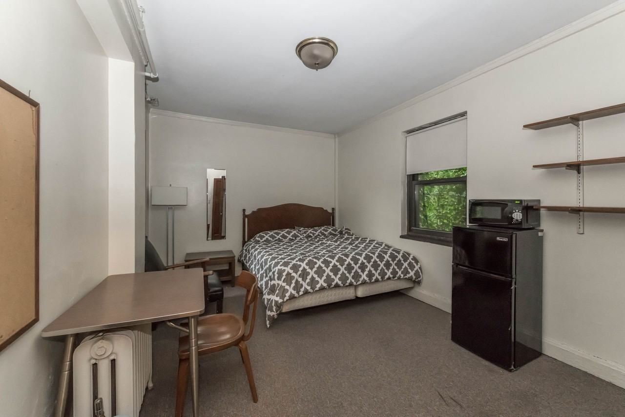 5748 Blackstone By 3L Living - Photo 5 of 50