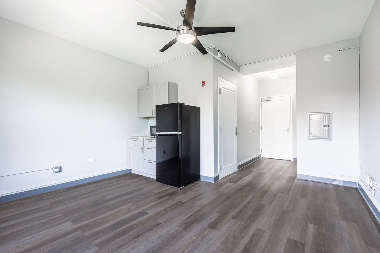 5401 Cornell by 3L Living - Photo 4 of 24