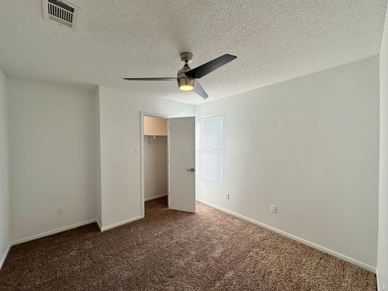 4403 Tidal Wave Dr - Photo 6 of 31