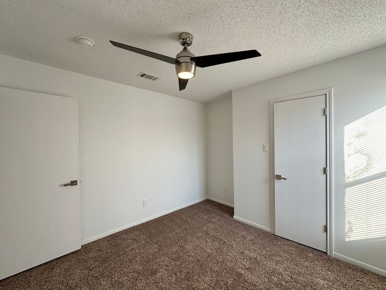 4403 Tidal Wave Dr - Photo 7 of 31