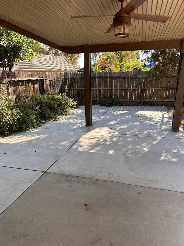 20281 Amethyst Dr - Photo 2 of 9