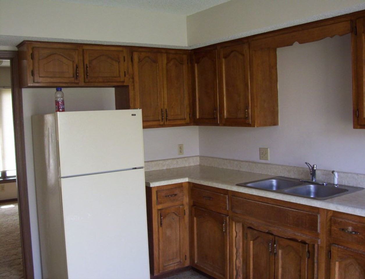 623 W Belmont Ct - Photo 3 of 8