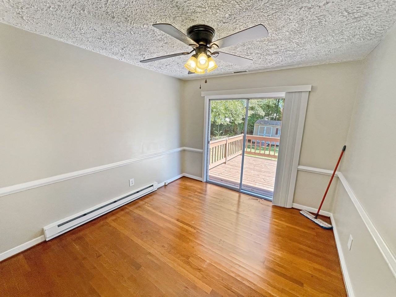 517 Vaden Dr - Photo 2 of 11