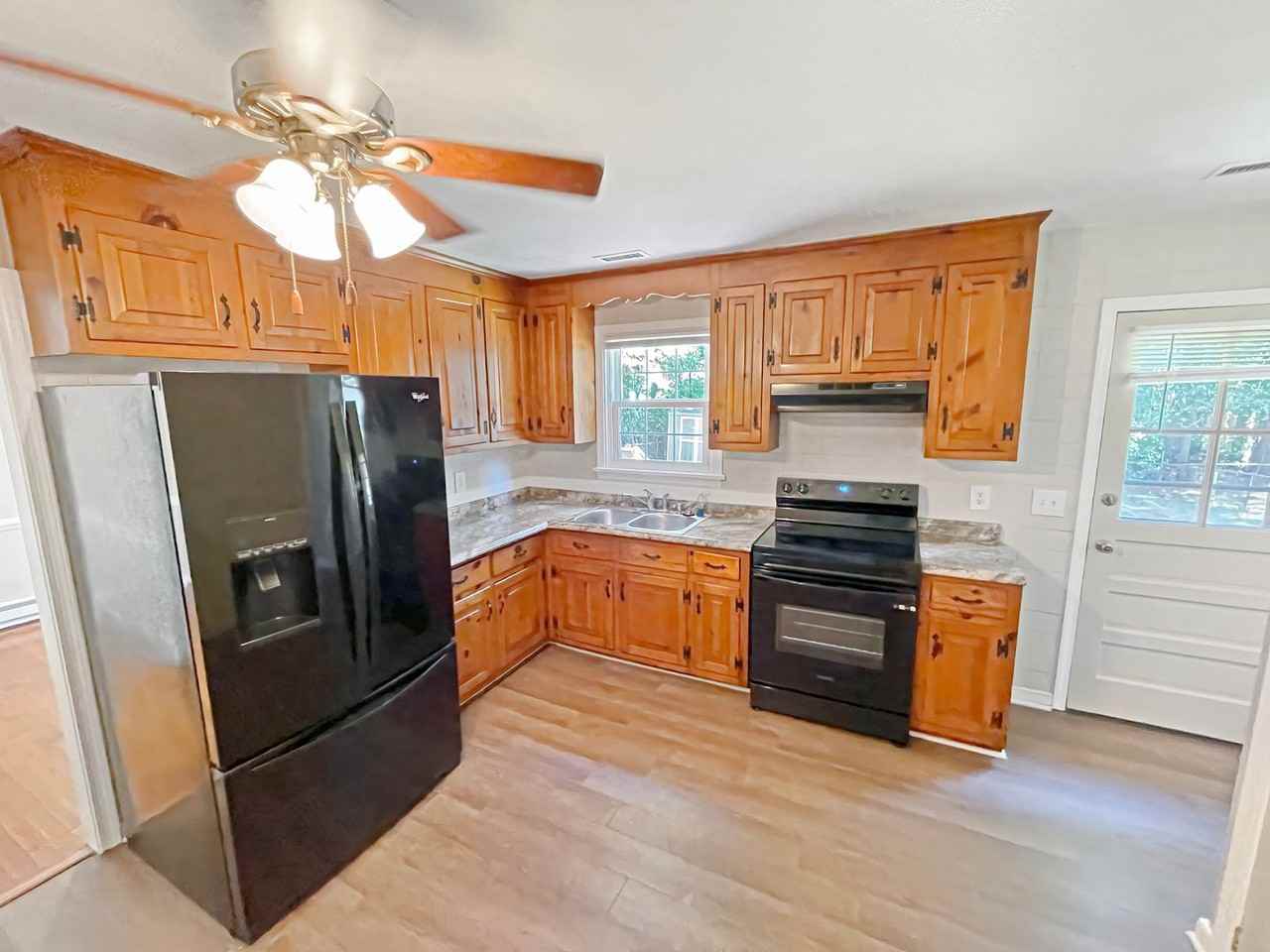 517 Vaden Dr - Photo 3 of 11