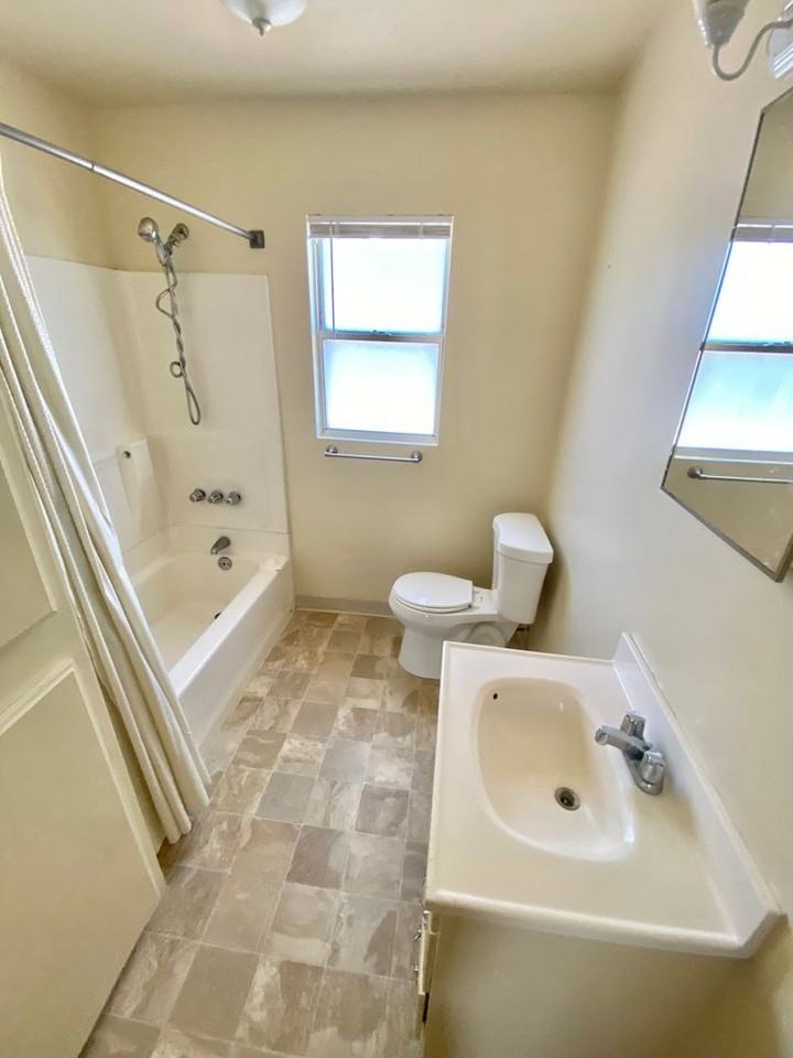 1319 Wilson Avenue #F - Photo 5 of 13