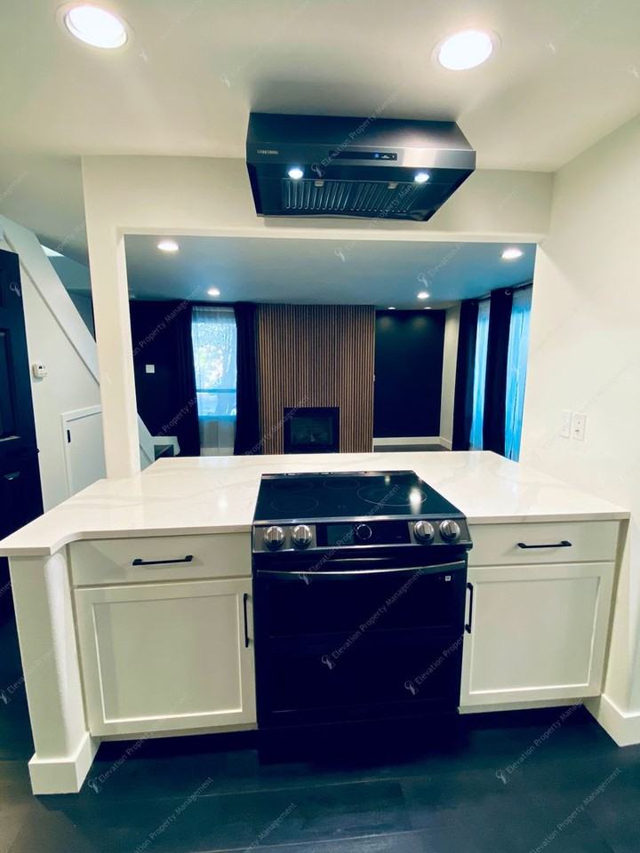 111 Nw Hawthorne Ave #2 - Photo 3 of 36