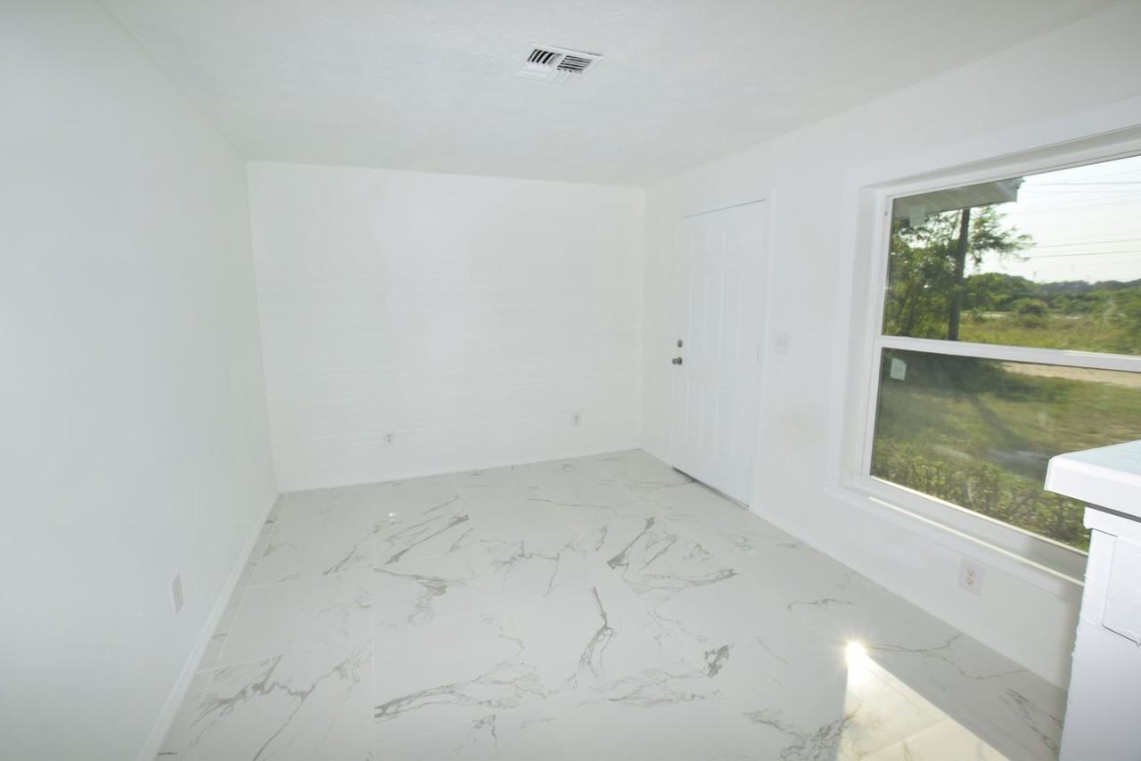 911 Nw 59th Ct - Photo 6 of 16