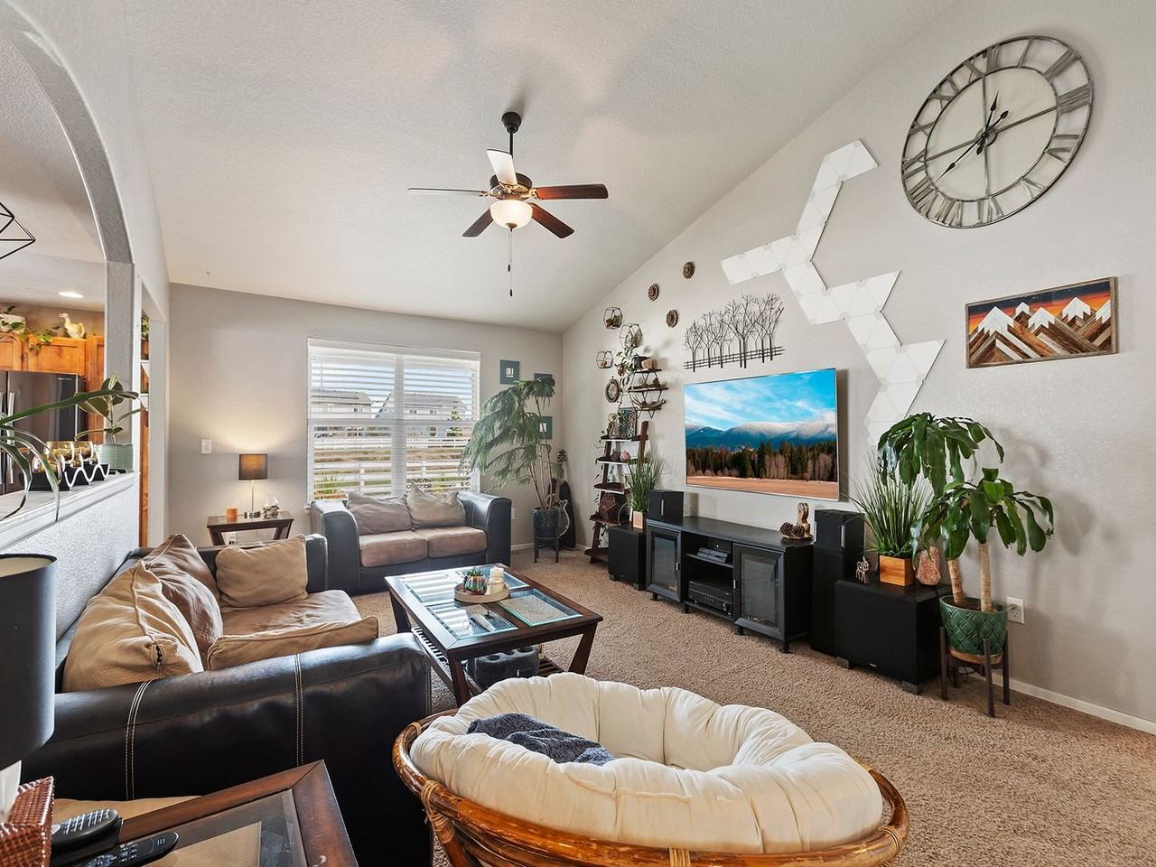 636 Park Edge Cir - Photo 3 of 20