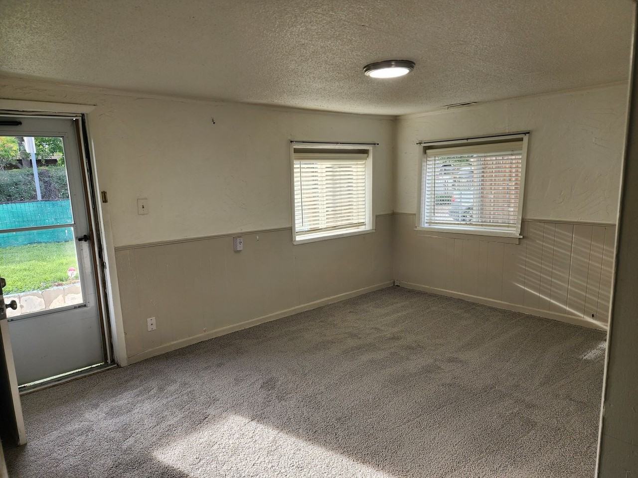 440 S Stuart St - Photo 2 of 6