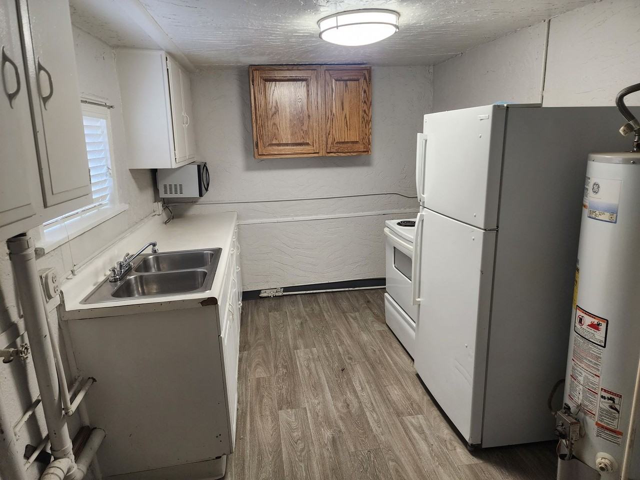 440 S Stuart St - Photo 3 of 6