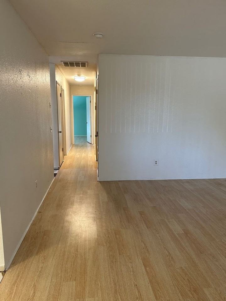 918 Cortina Dr - Photo 3 of 23