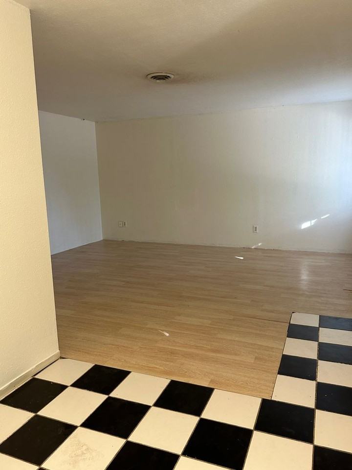 918 Cortina Dr - Photo 4 of 23