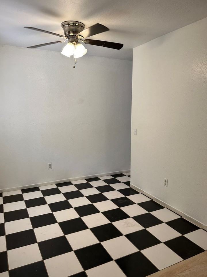 918 Cortina Dr - Photo 5 of 23