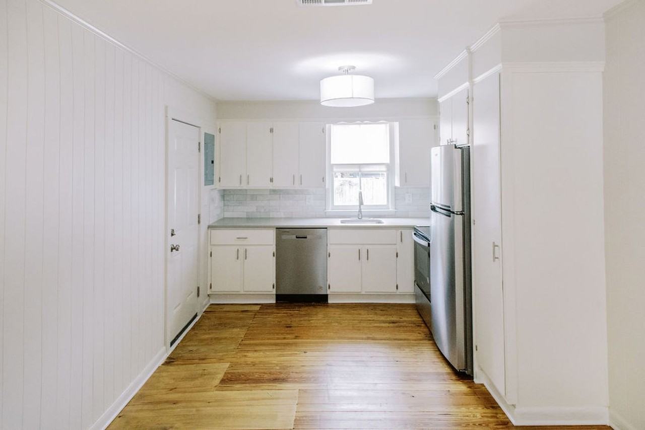 2426 Lincoln St - Photo 3 of 19