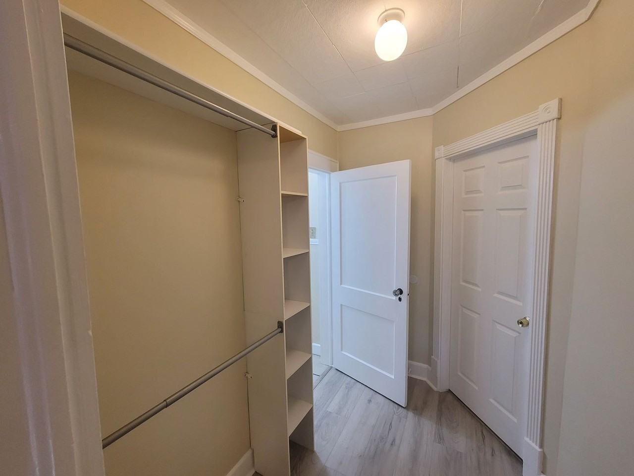 2323NFRONT - Photo 3 of 11