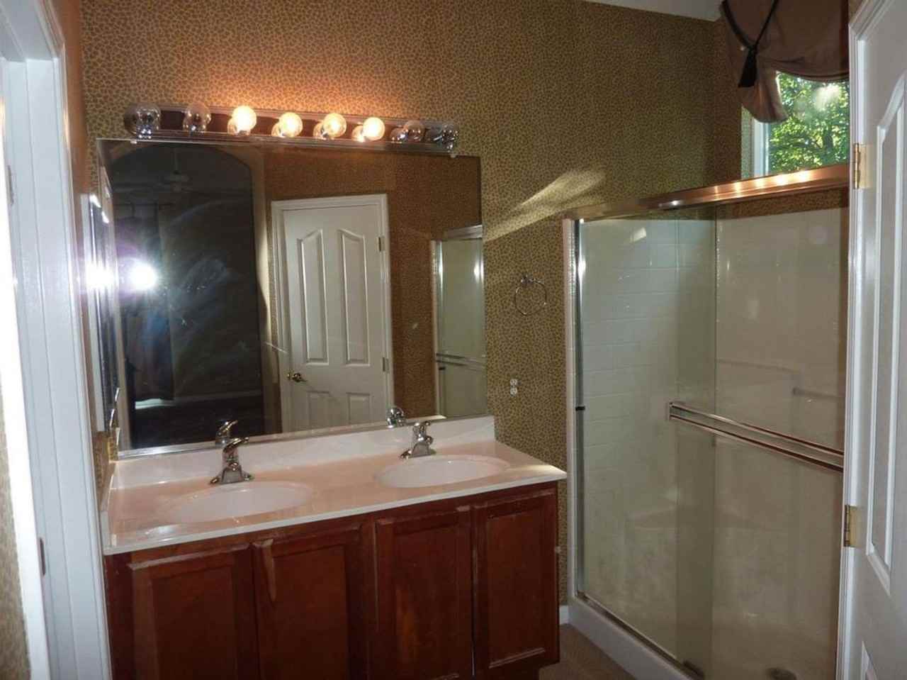 1926 Ivycrest Way - Photo 6 of 10