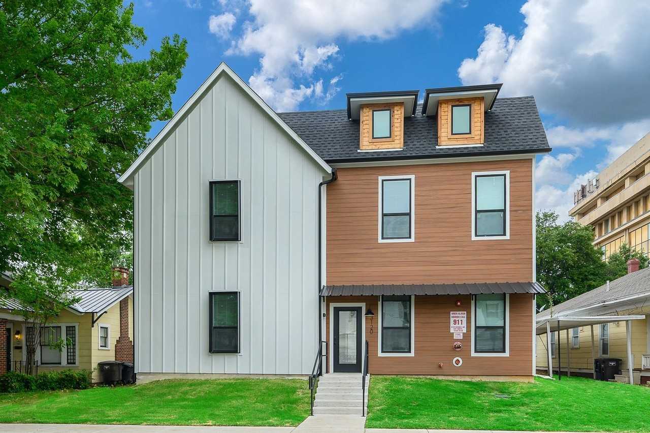 3120 Cockrell - Photo 2 of 20