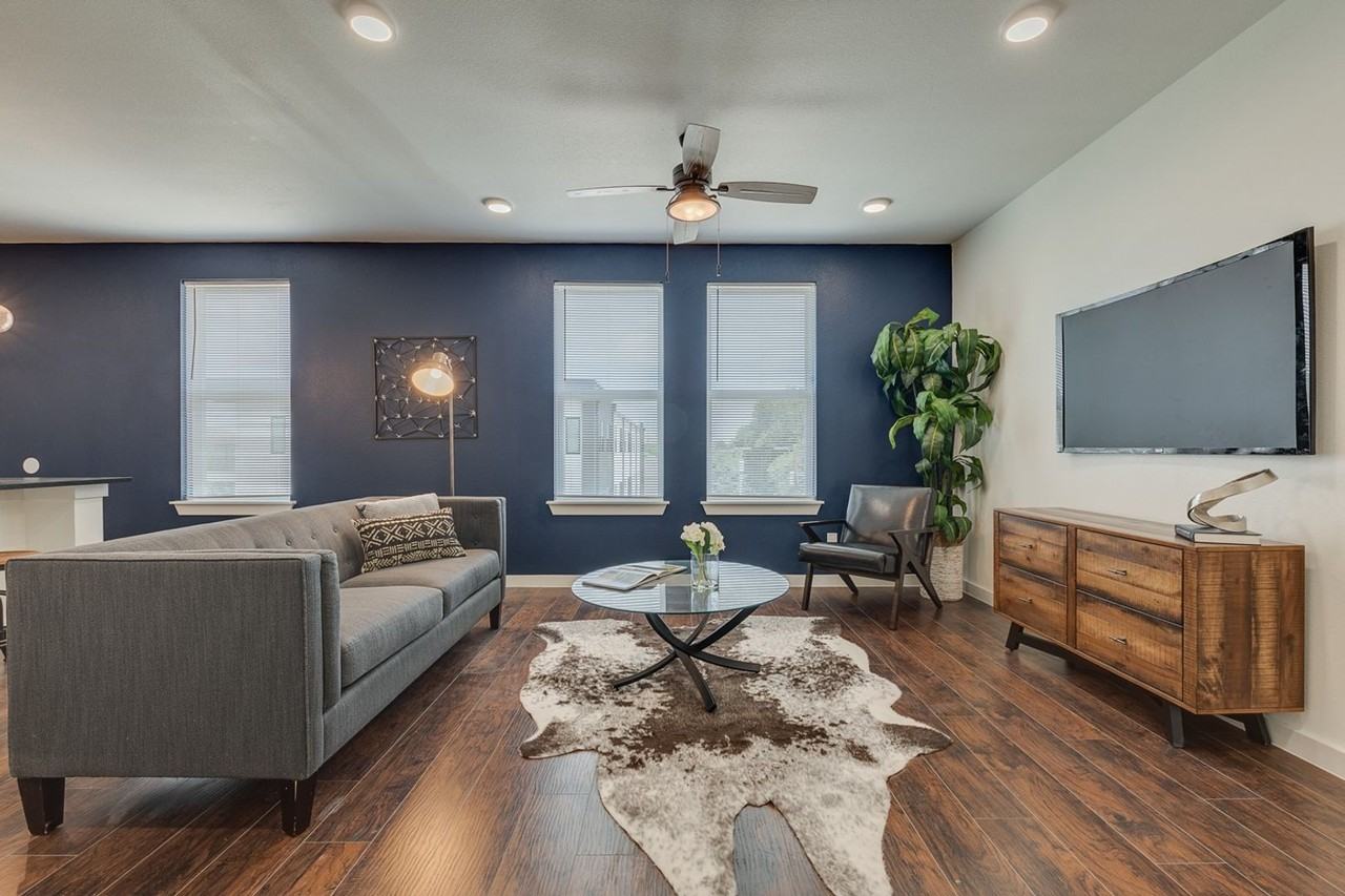 3145 Waits Ave - Photo 3 of 50