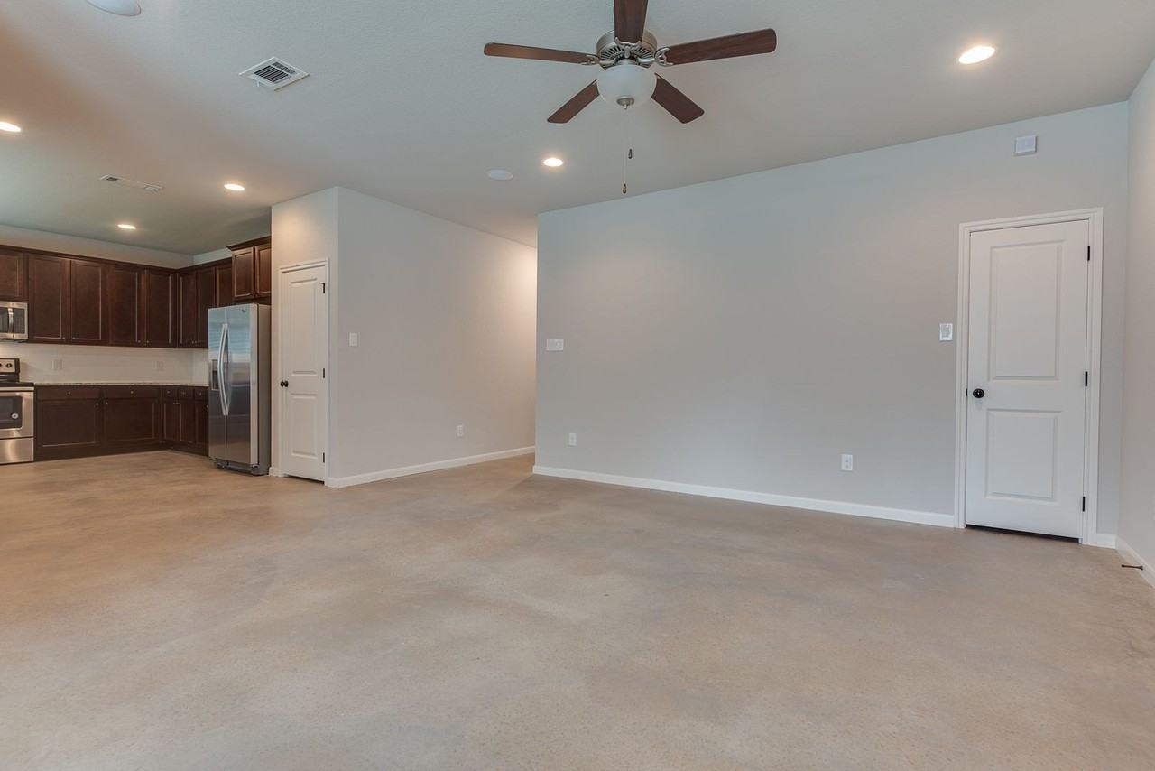 2729 Lubbock Ave - Photo 5 of 12