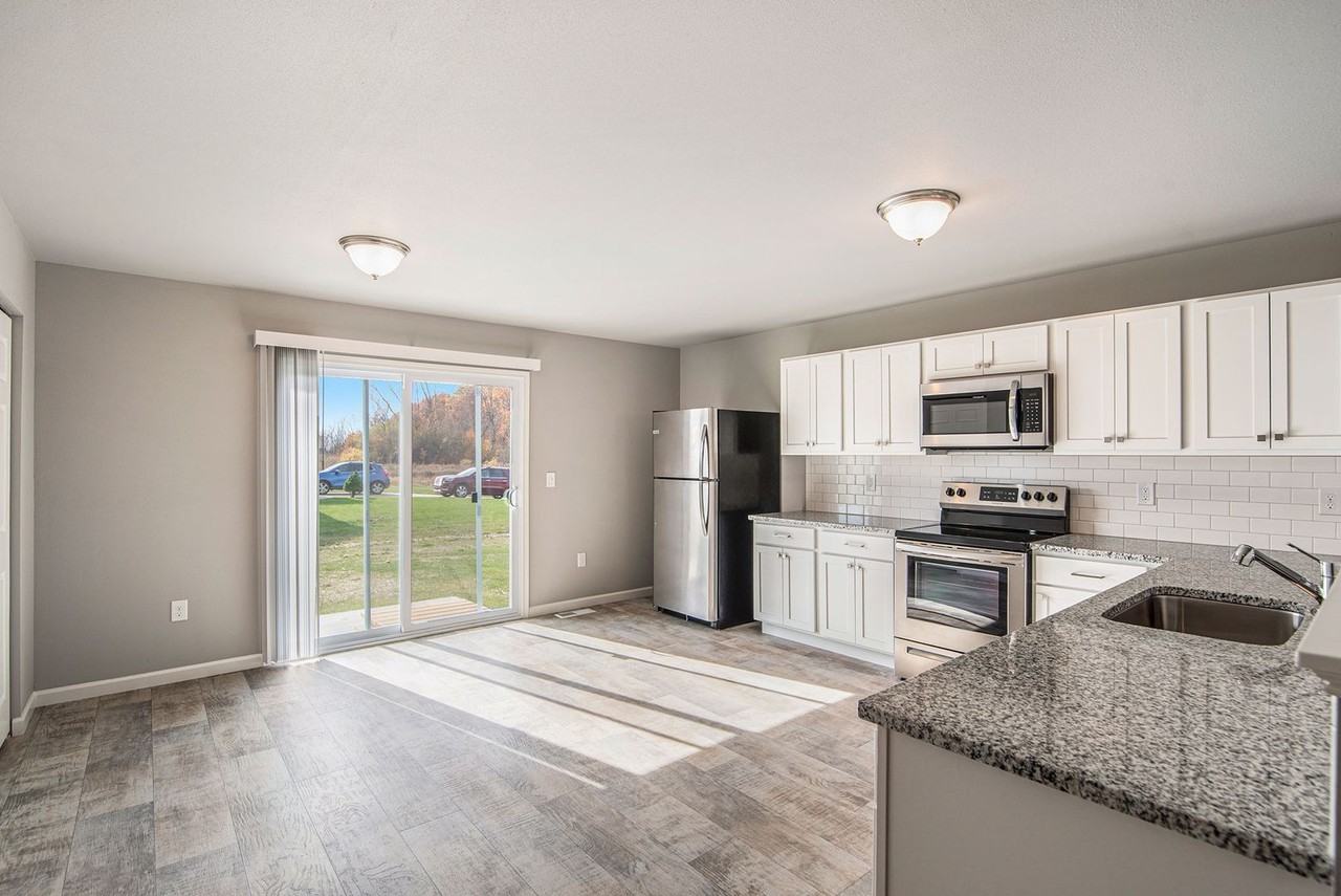 7251 Coneflower Ct - Photo 2 of 20